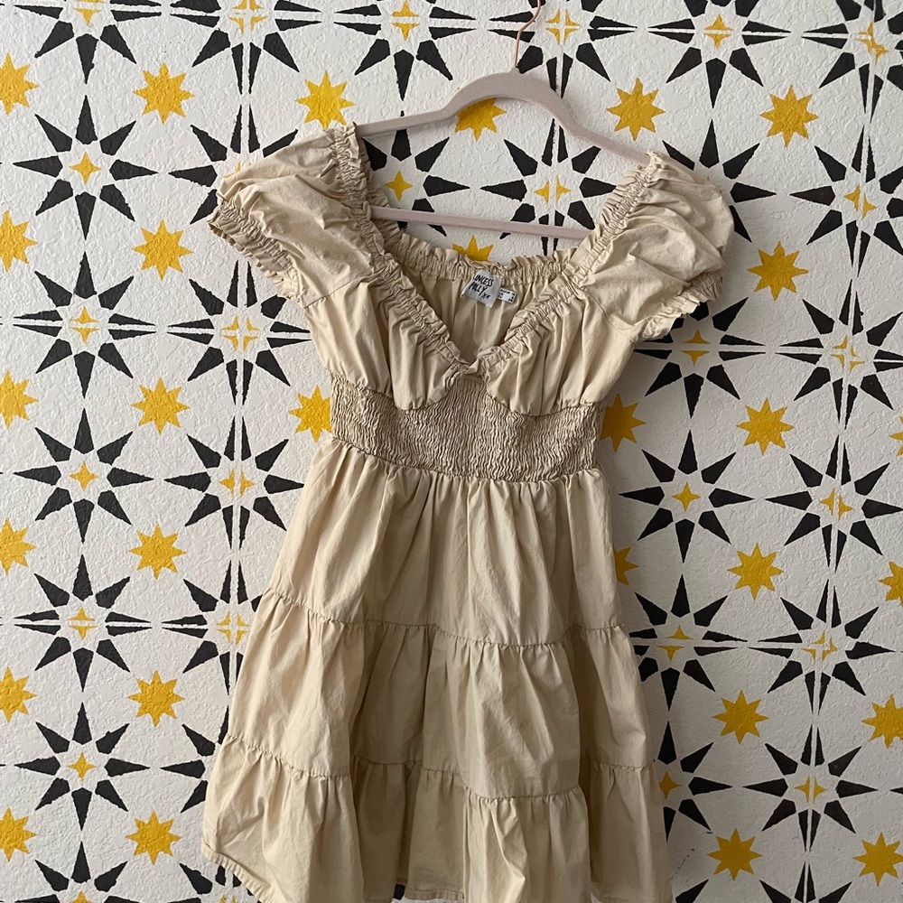 Princess Polly beige/white dress